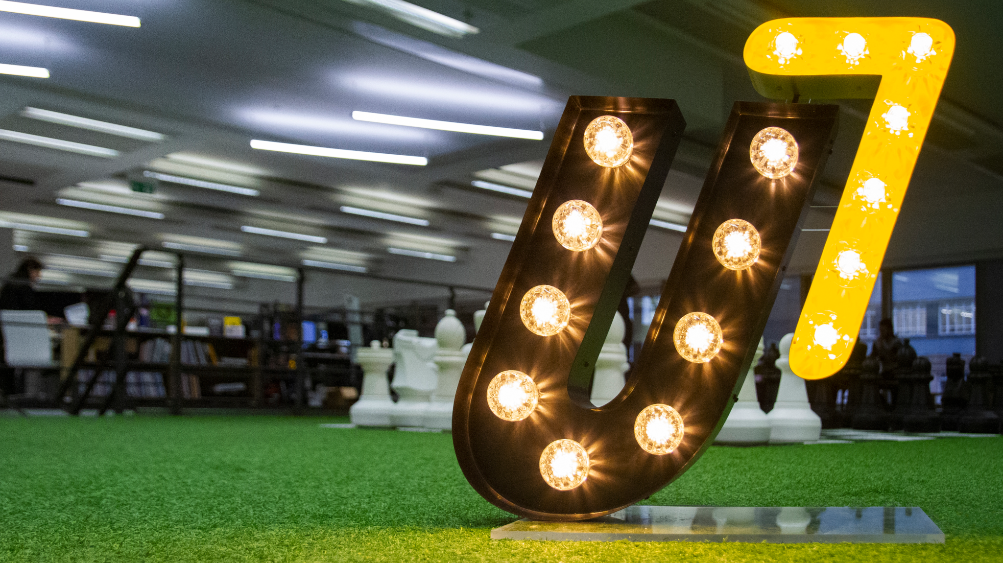 U7 illuminated marquee letters